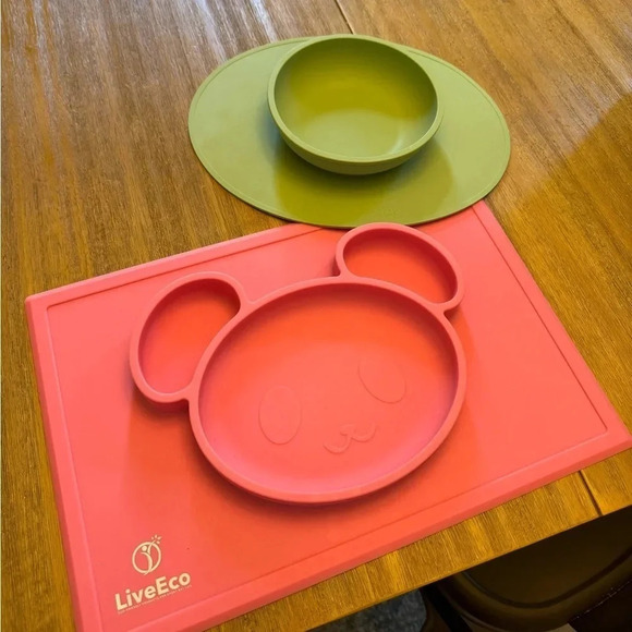 Silicone suction cup toddler plate and bowl with built in placemat - Picture 7 of 7